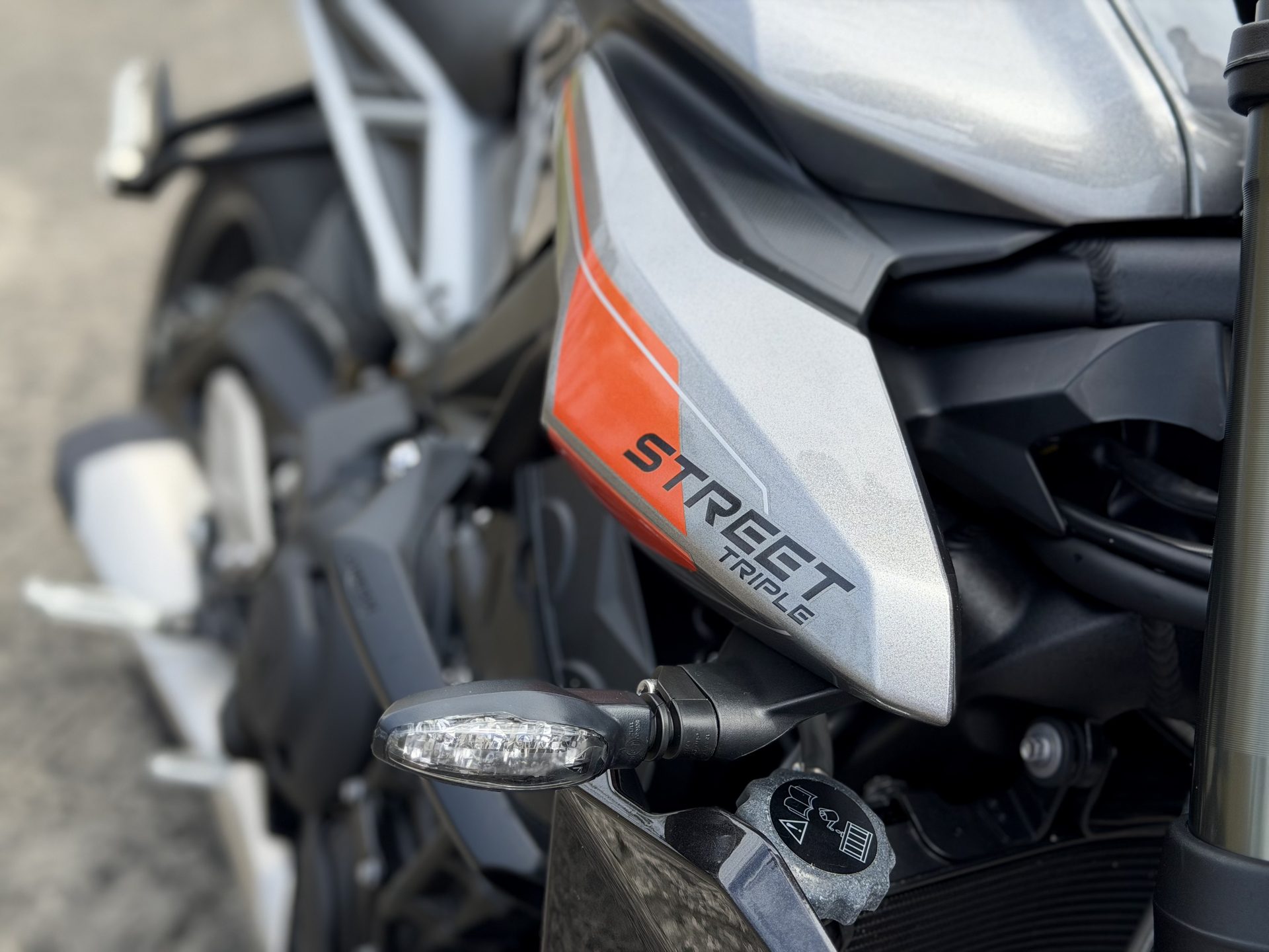 Triumph Street Triple 2024 — продаж у Португалії