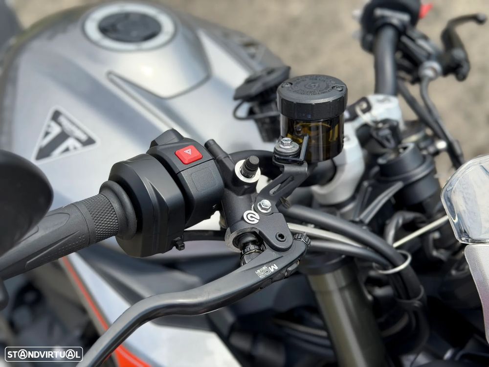Triumph Street Triple 2024