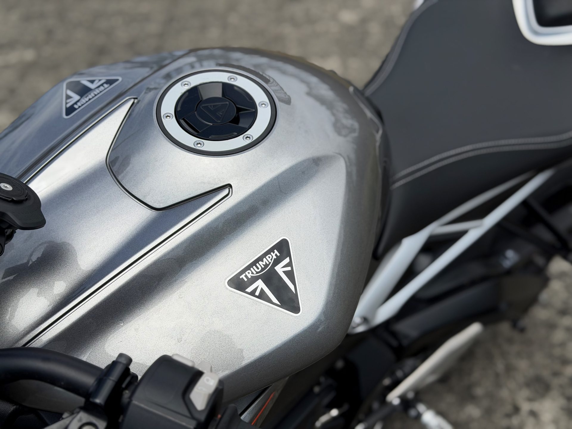 Triumph Street Triple 2024 — продаж у Португалії