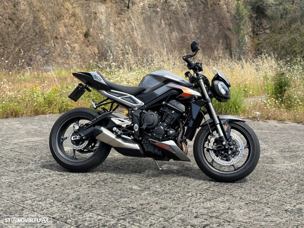 Triumph Street Triple 2024