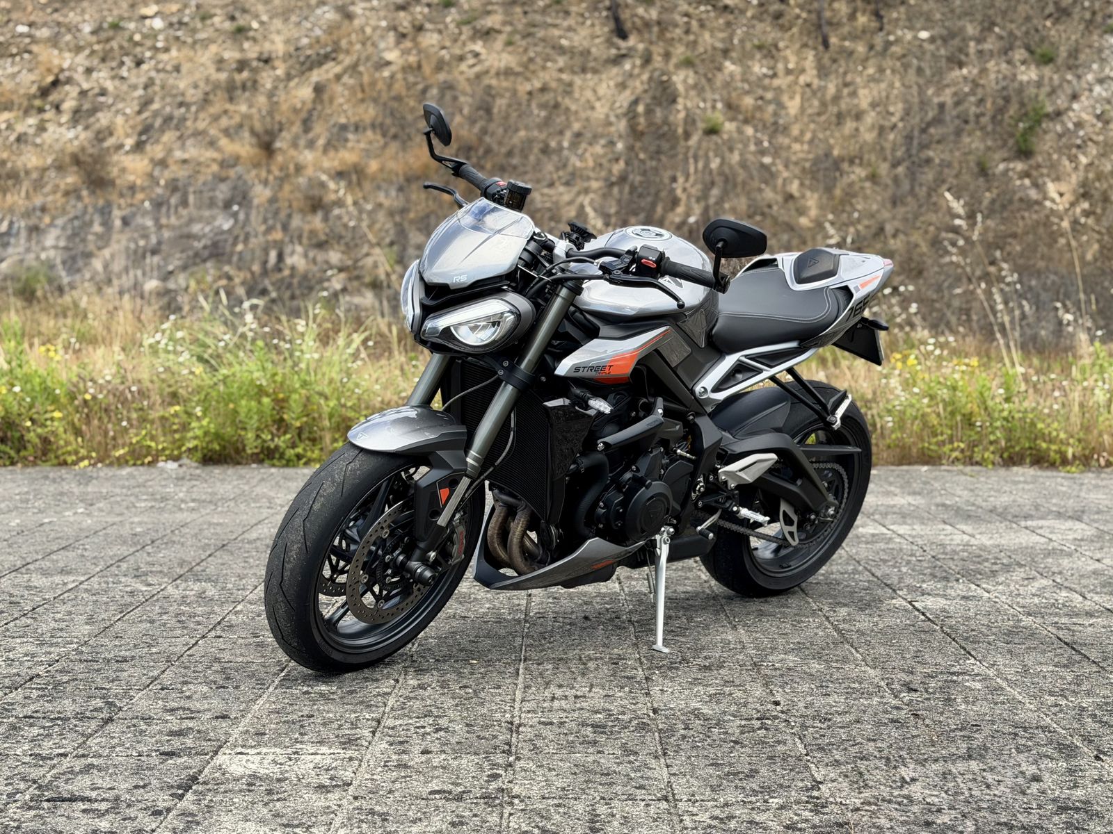 Triumph Street Triple 2024 — usado à venda em Portugal