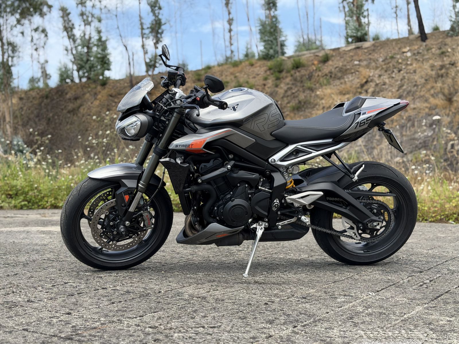 Triumph Street Triple 2024 — продаж у Португалії
