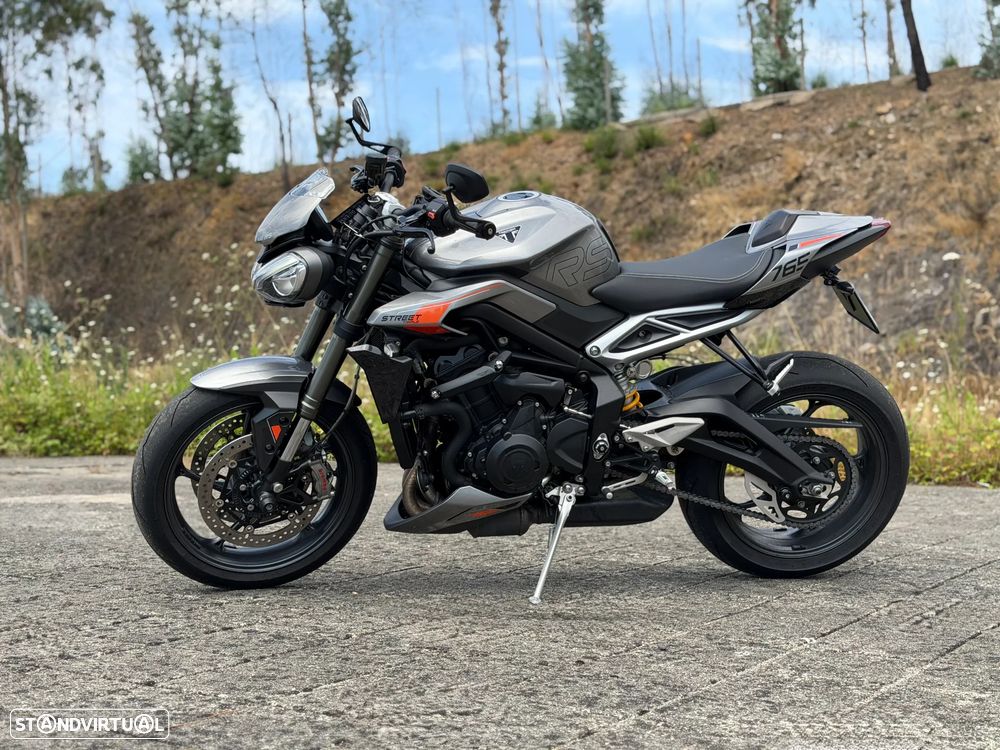 Triumph Street Triple 2024